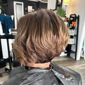 Textured layered bob.