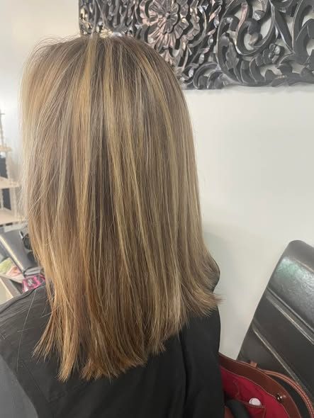 Dimensional blonde lob.